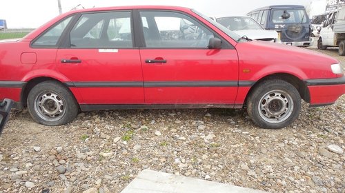 Dezmembram VW Passat motor 1.9 an 1995