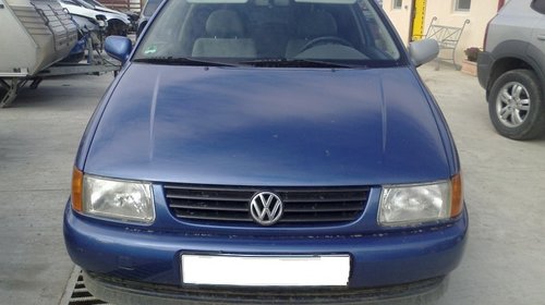 Dezmembram VW Polo motor 1.0b an 1999