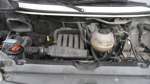 Dezmembram vw t4,motor 2,4 diesel ,din 2000