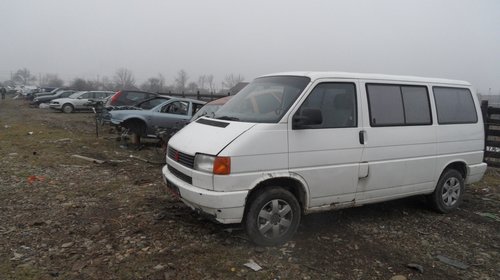 Dezmembram vw t4,motor 2,4 diesel ,din 2000