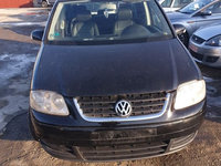 Dezmembram vw touran 1.9 tdi 6+1 trepte cod motor AVQ.motor cutie far