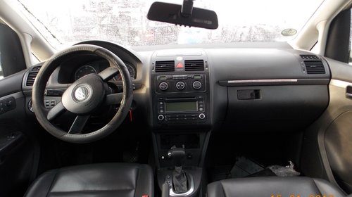 Dezmembram VW Touran , 1.9TDI , tip motor BLS , fabricatie 2006