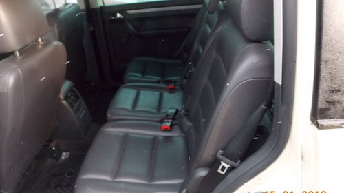 Dezmembram VW Touran , 1.9TDI , tip motor BLS , fabricatie 2006