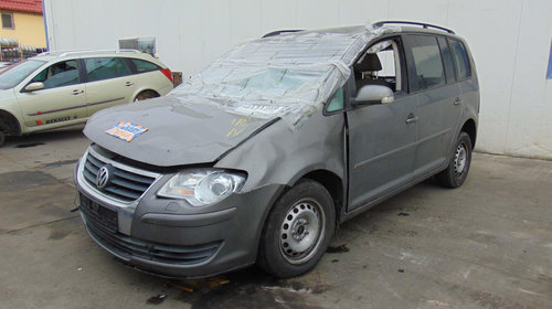 Dezmembram VW Touran, 2.0TDI, Tip Motor BMM, An fabricatie 2009