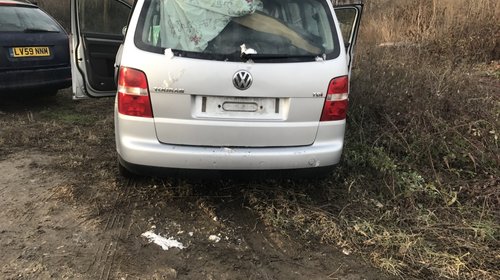 Dezmembram VW Touran 2004 1,9 Diesel AVQ