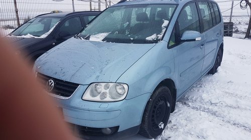 Dezmembram VW Touran - 2006 - tip motor BLS