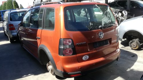 Dezmembram vw touran facelift 2008