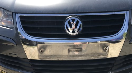 Dezmembram VW Touran facelift an 2007 motor 1,9 BXE