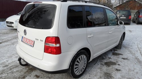 Dezmembram vw touran,motor 2,0 diesel,BKD,volan stg,6 trepte din 2006