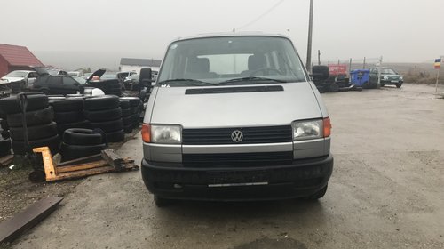 Dezmembram vw transporter multivan anul 1993 