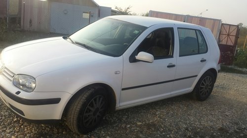 Dezmembram Vw GOLF 4 AN 99, 1,9 tdi , alb, 5 