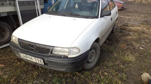 Dezmembrare Opel Astra F an 93 1,4 benzina.