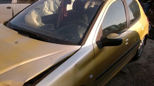 Dezmembrari auto Peugeot 206 1.4 hdi hatchback din 2003