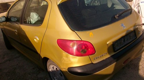 Dezmembrari auto Peugeot 206 1.4 hdi hatchback din 2003