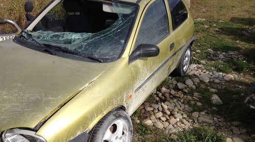 Dezmembrari dezmembrez opel corsa b orice motorizare