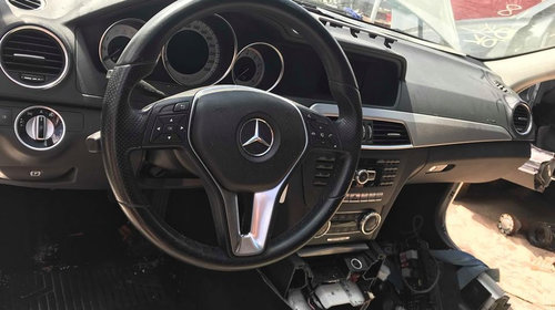 Dezmembrari Mercedes C180 CGI w204 S204 Facelift 2011