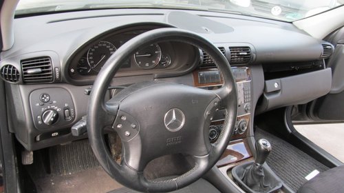 Dezmembrari Mercedes C200 2.2CDI din 2004