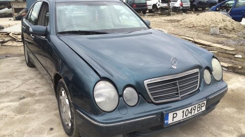 Dezmembrari Mercedes E220 CDI W210 an 2000