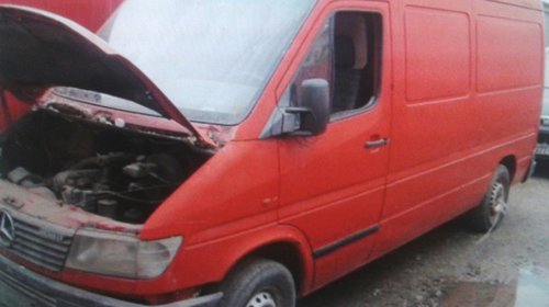 Dezmembrari Mercedes SPRINTER 208, motor 2,3 