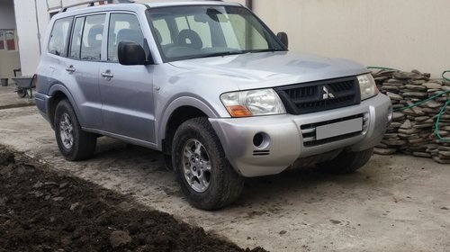 Dezmembrari Mitsubishi Pajero