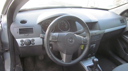 Dezmembrari Opel Astra H 1.9CDTI