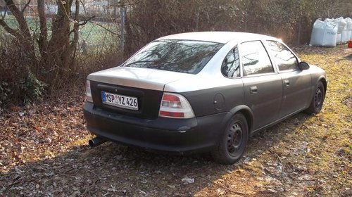 Dezmembrari Opel Vectra B 1,8i