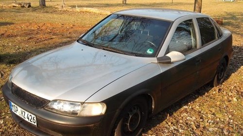 Dezmembrari Opel Vectra B 1,8i