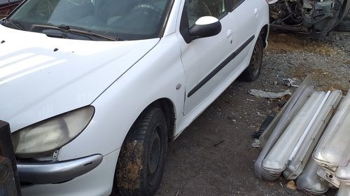 Dezmembrari peugeot 206 1.4 hdi faruri bara c