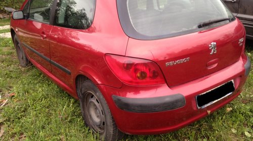 Dezmembrari PEUGEOT 307 2 usi 2.0 HDI 90 cp TIP RHY 2003