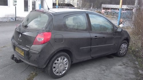 Dezmembrari Renault Clio 3 1.5 DCI