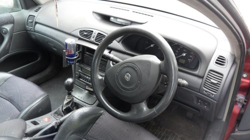 Dezmembrari Renault Laguna 2 1.9 Dci 2004