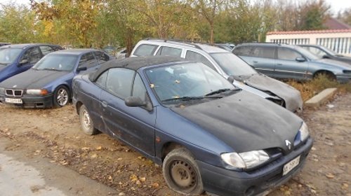 Dezmembrari renault megane 1.6i