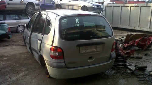 Dezmembrari Renault Scenic 1.9dti 2000