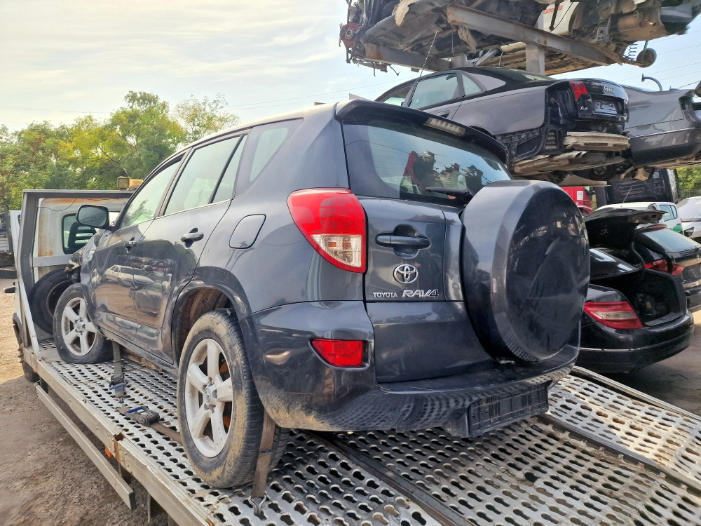 Dezmembrari Toyota RAV 4, 2.2D, an 2006, 2AD-FTV - #2079928026