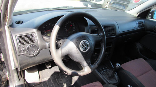 Dezmembrari Volkswagen Golf 4,1.6i din 1999