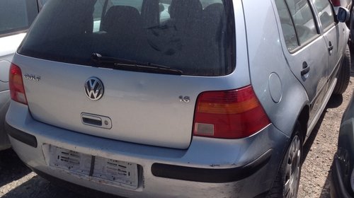 Dezmembrari Volkswagen Golf 4