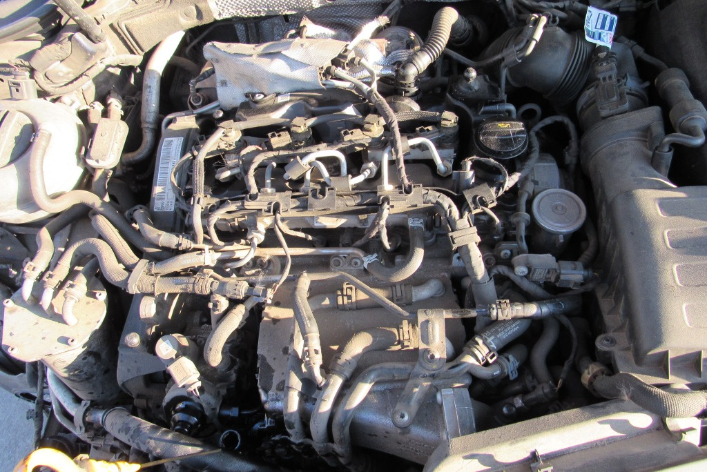 Dezmembrari Volkswagen Golf 7, 1.6 tdi 2014 - #571743033