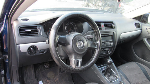 Dezmembrari Volkswagen Jetta 1.6 tdi 2011