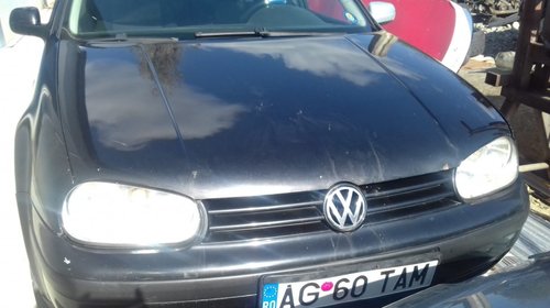 DEZMEMBRARI -- VW GOLF 4 (hatchback, break, 2