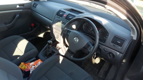 Dezmembrari VW Golf 5 coupe 1.6 FSI