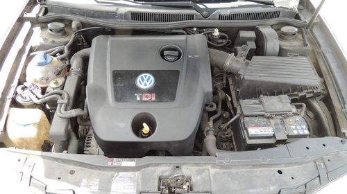 Dezmembrari VW GOLF IV, model masina 2000 Oradea