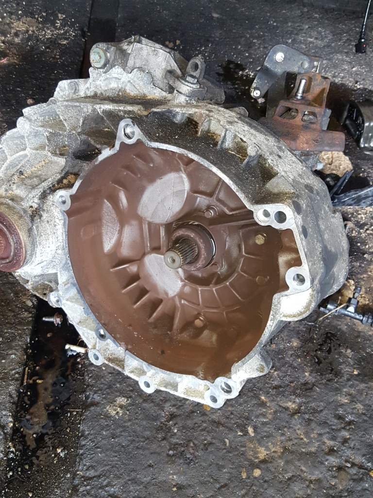 Dezmembrari vw t5 2,5 tdi cod motor AXD
