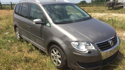 Dezmembrari VW Touran 1.9 TDI BLS an 2008