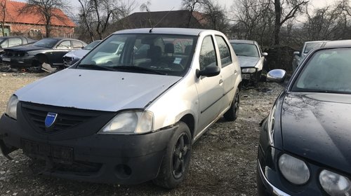 Dezmembrez Dacia Logan