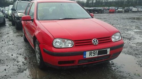 Dezmembrez 1998 Volkswagen Golf 4 1.6 SR motor AKL