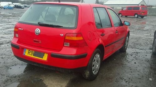 Dezmembrez 1998 Volkswagen Golf 4 1.6 SR motor AKL