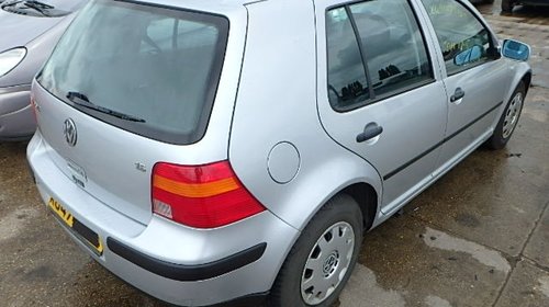 Dezmembrez 2000 VW Golf 4 1.6 benzina