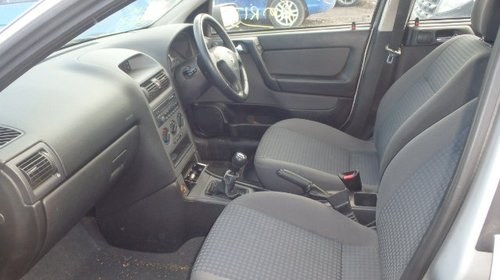 Dezmembrez 2004 Opel Astra G 1.7 CDTI