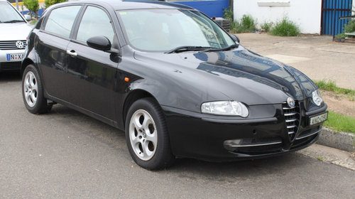 Dezmembrez alfa romeo 147