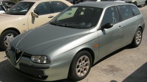 Dezmembrez Alfa Romeo 156 break din 2000, 2.5